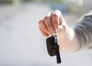 Handing over keys to a car to a renter as a way to make extra money with your car