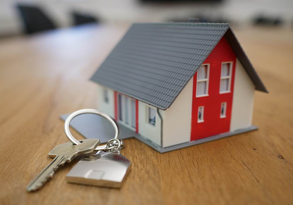 toy house and keys - how to maximize your home sale price