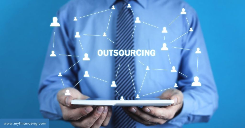 %focus keyword% Benefits of Outsourcing